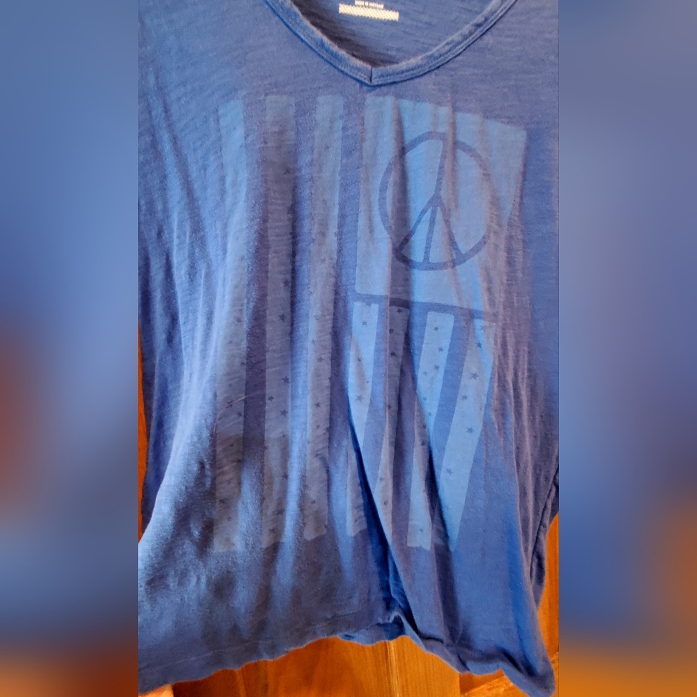 Old Navy, Women's size Medium, short sleeve Tee, Peace, Blue, perfect shape - Picture 2 of 5